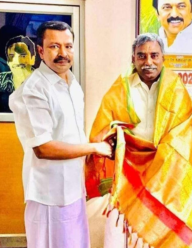 பூண்டி கே.கலைவாணன் MLA விற்கு  கொரடாச்சேரி R.K. ஜெகபர் அலி இன்று பிறந்தநாள் வாழ்த்து தெரிவித்துக் கொண்டார்.